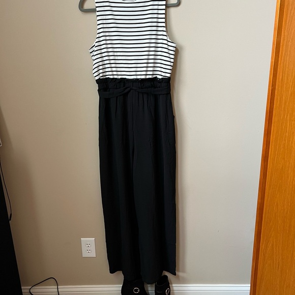 NWT- Adorable Striped Sleeveless Jumpsuit - Picture 4 of 5